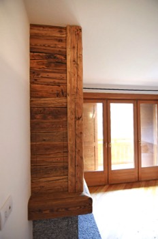  Rivestimento caminetto in legno vecchio spaccato 